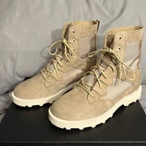 NWOT-SOREL Caribou OMT WP Ancient Fossil Chalk Color